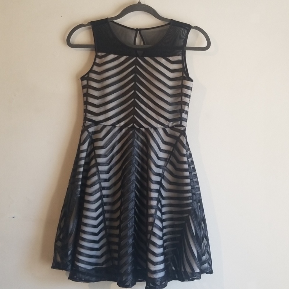 Nicole Miller Striped Dress Size L NWOT
